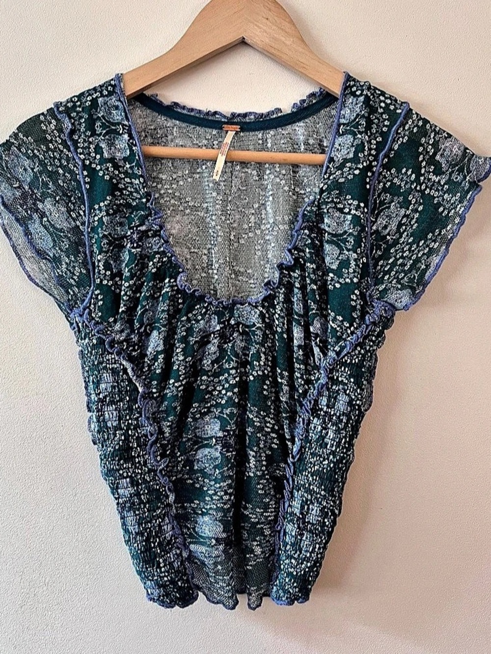 Free People βoh my babyβ Smocked Floral Mesh Gauze Cap Sleeve Top 100% Cotton Sm
